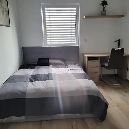 Zimmer In Apartment Kelsterbach